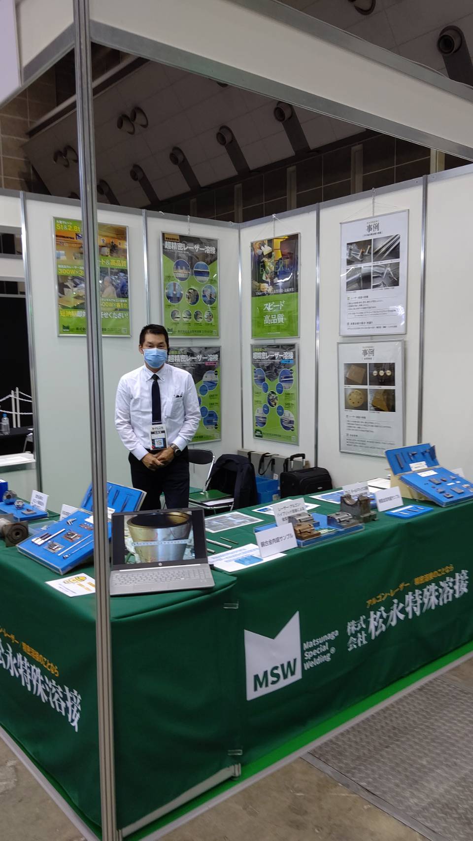 展示会のブース風景