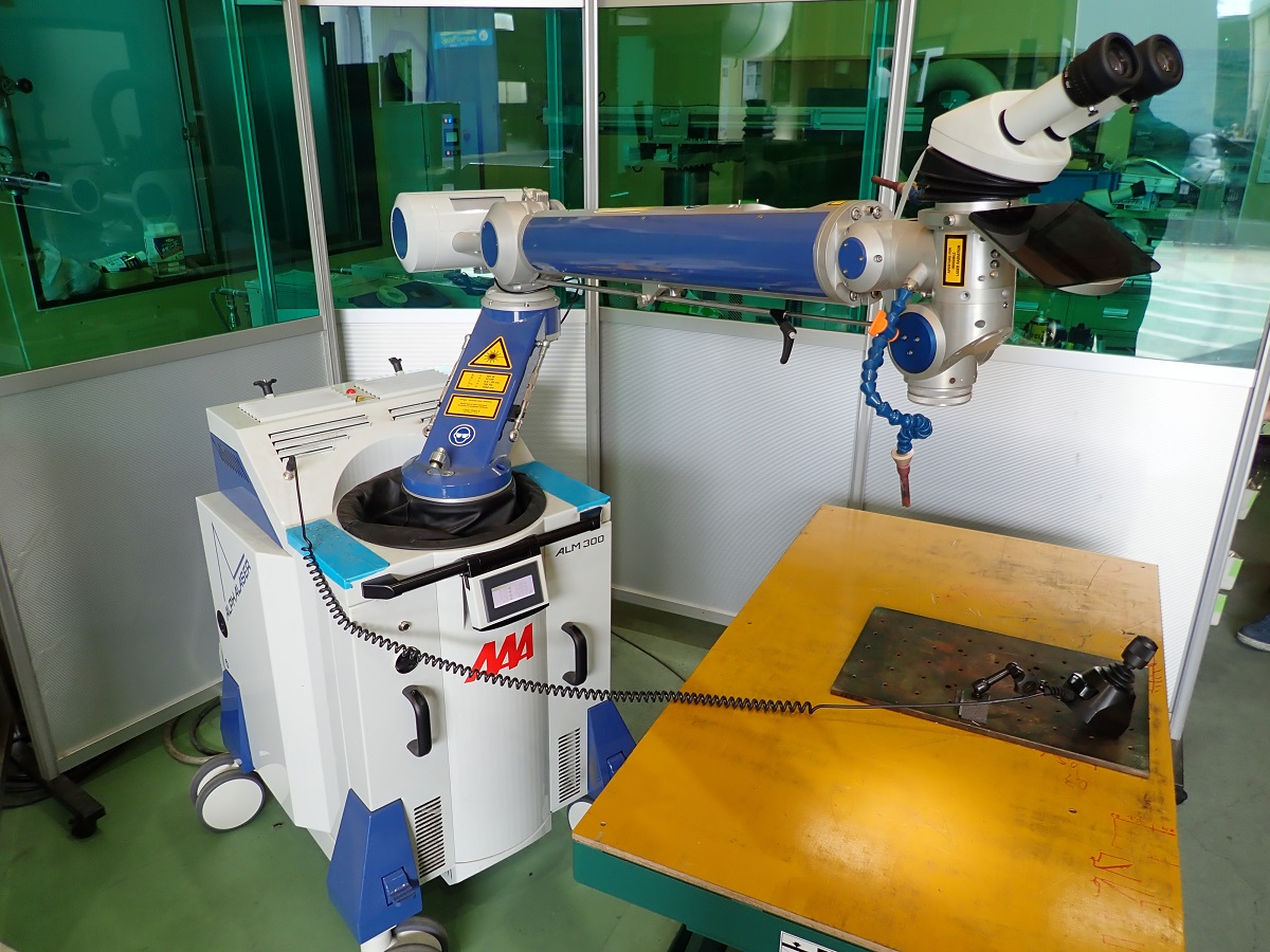 レーザー溶接機(ドイツ製)ALM-300 レーザー溶接機(ドイツ製)ALM-300
