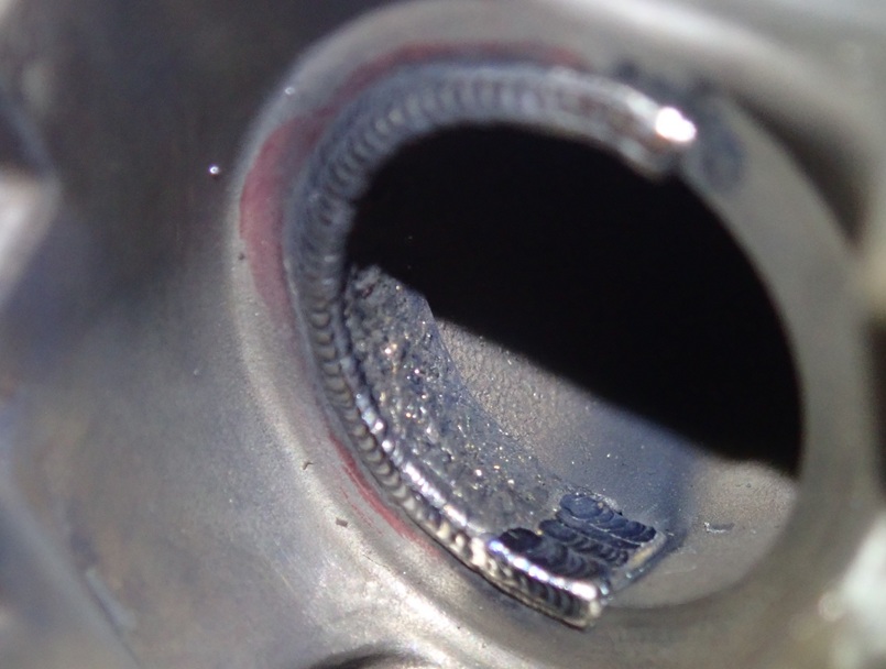 狭いリブ立壁への溶接