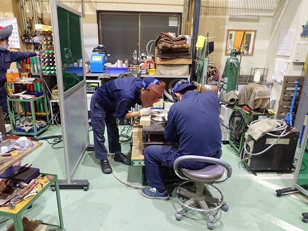 ベテラン技術者からの直接指導
