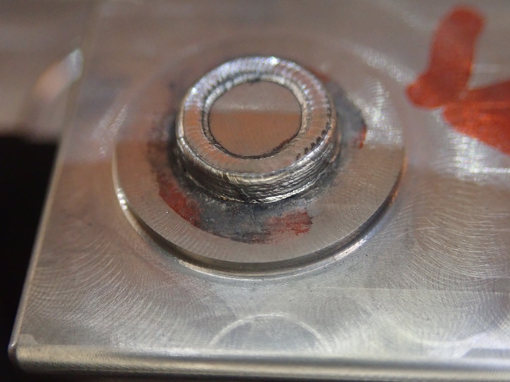 ボス形状への肉盛り