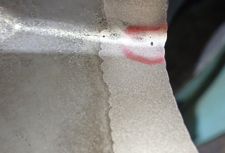 溶接前のピンホール