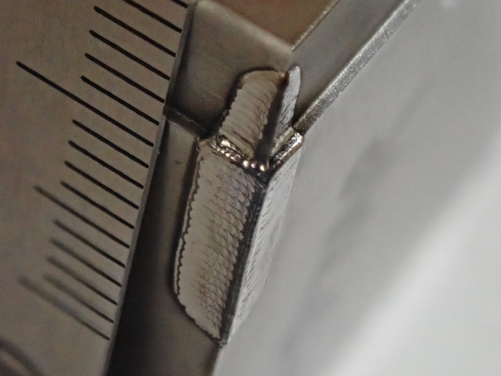 レーザー溶接後 レーザー溶接後