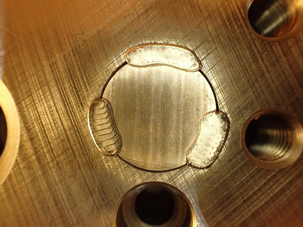 金型の裏面へのレーザー溶接